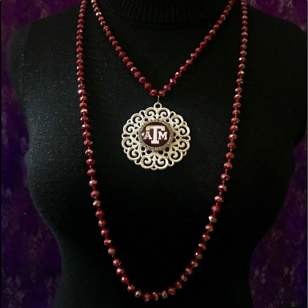 Texas A&M Aggies 60” Iridescent Maroon Necklace
